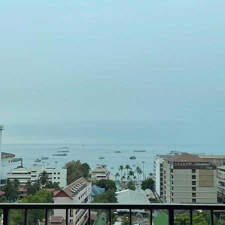 The Base Central Pattaya By Adam Buitenkant foto