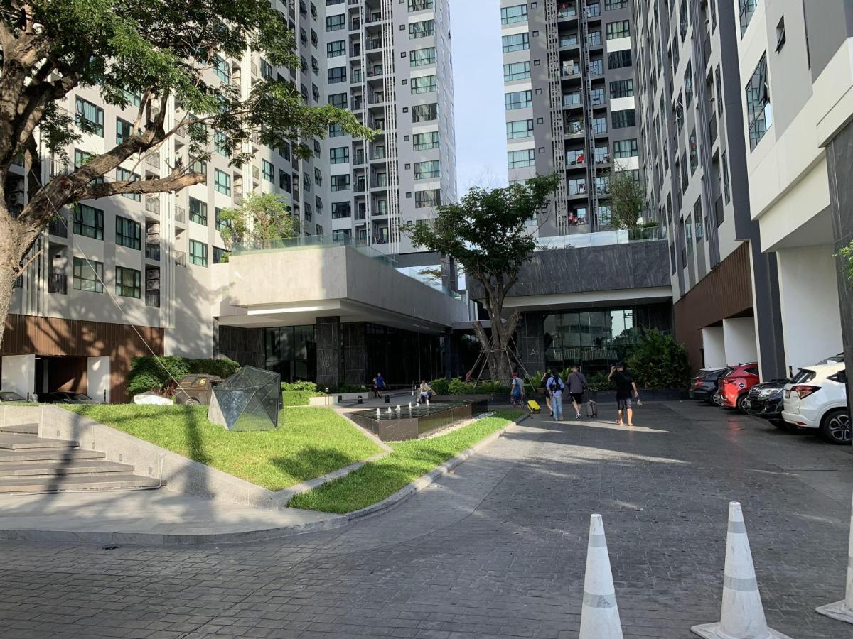 The Base Central Pattaya By Adam Buitenkant foto