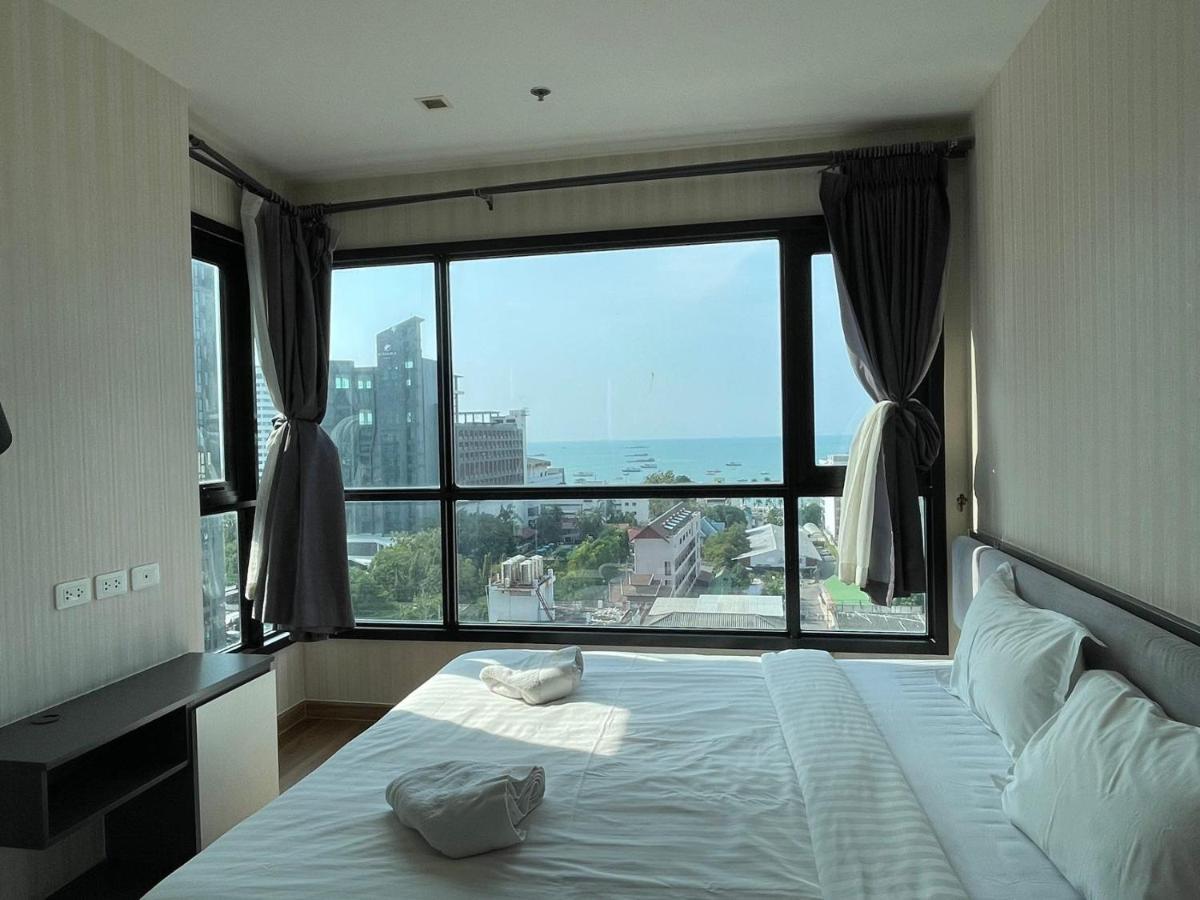 The Base Central Pattaya By Adam Buitenkant foto