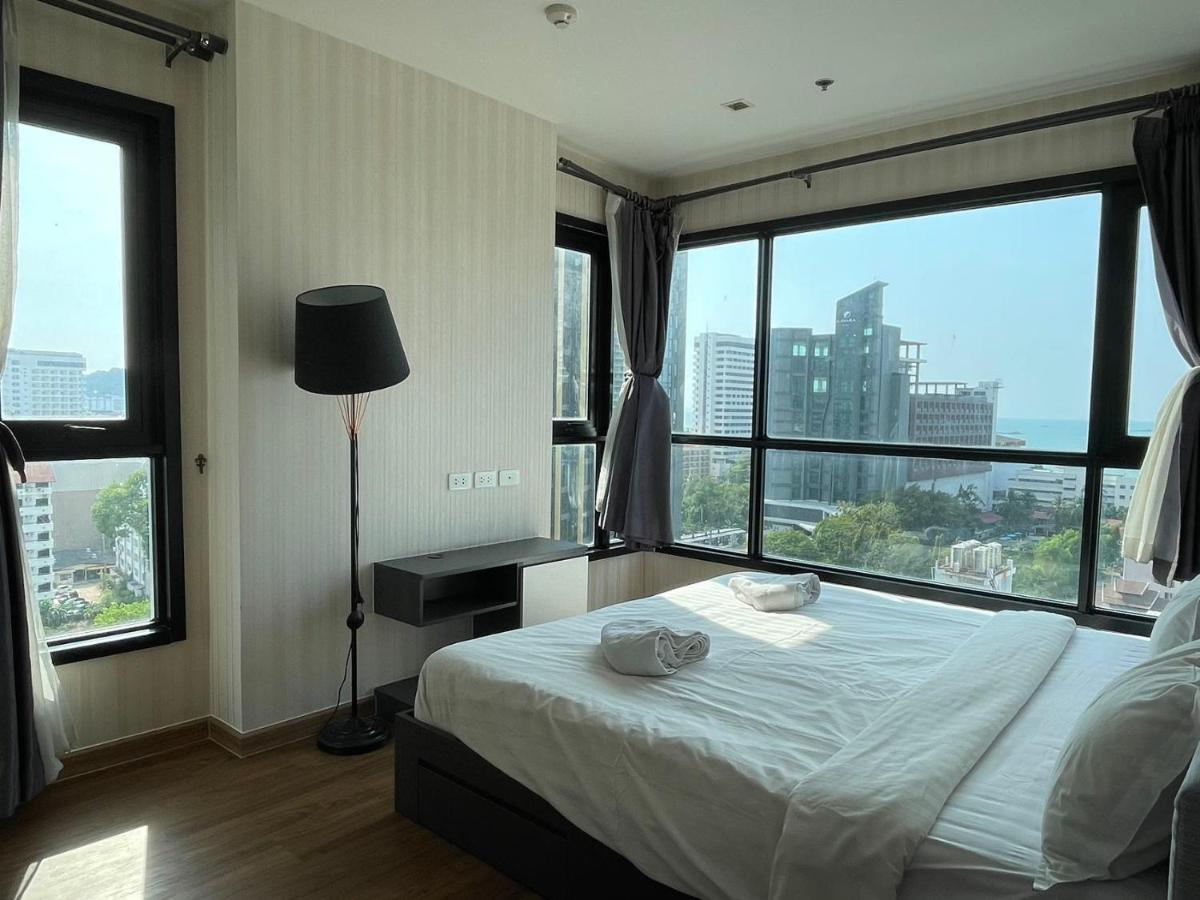 The Base Central Pattaya By Adam Buitenkant foto