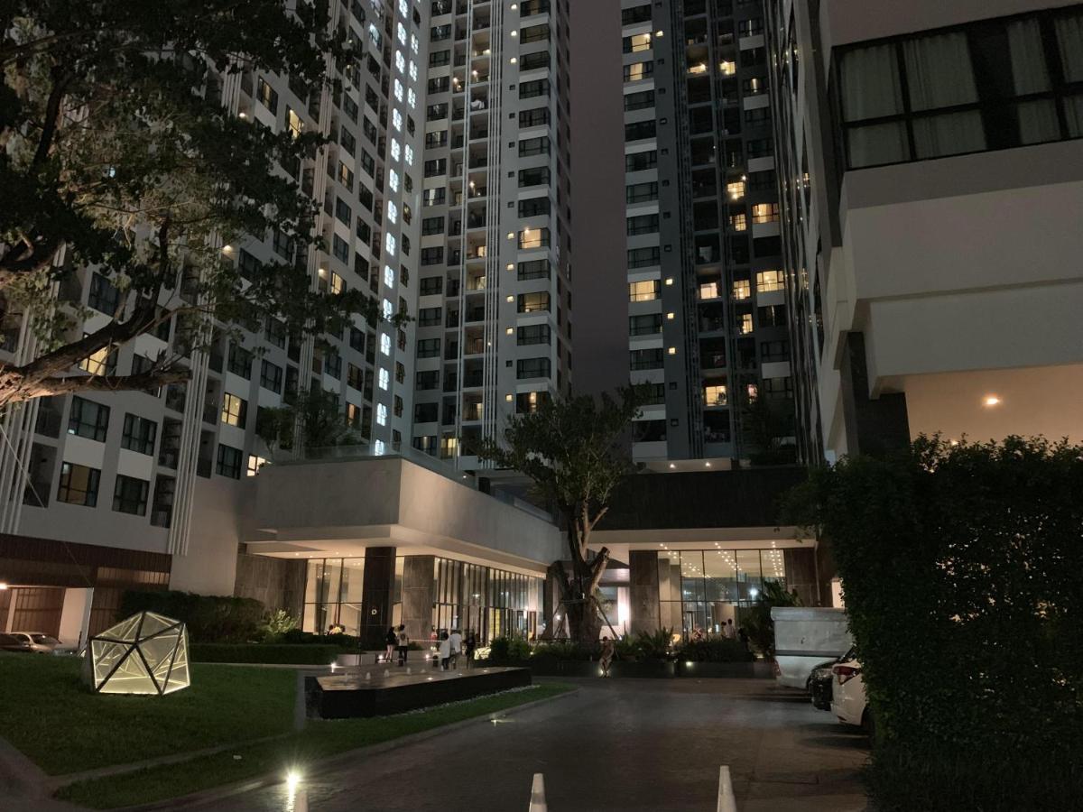 The Base Central Pattaya By Adam Buitenkant foto