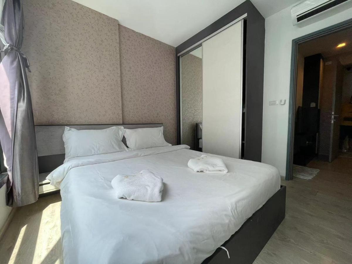 The Base Central Pattaya By Adam Buitenkant foto